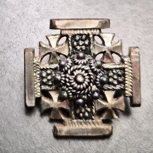Vintage 900 Silver Filigree Jerusalem Maltese Cross Brooch / Pin - 1" square